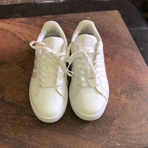 White Adidas Cloudfoam sz 9